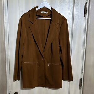 Chic Brown Blazer with Pockets
